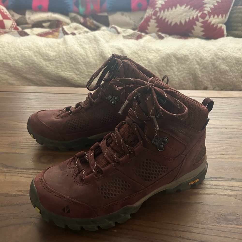 Vasque Woman’s Hiking Boots 8.5